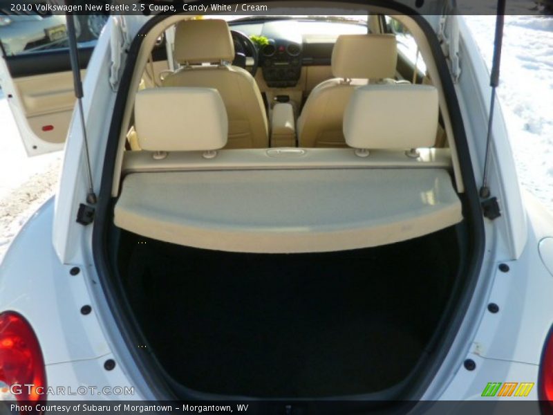 Candy White / Cream 2010 Volkswagen New Beetle 2.5 Coupe