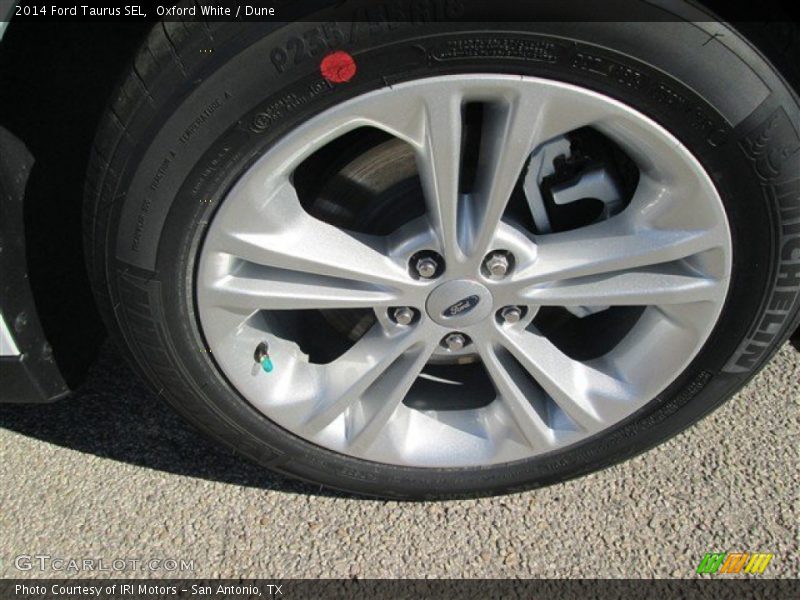 Oxford White / Dune 2014 Ford Taurus SEL