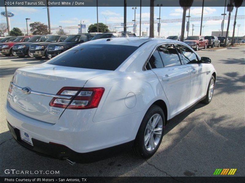 Oxford White / Dune 2014 Ford Taurus SEL
