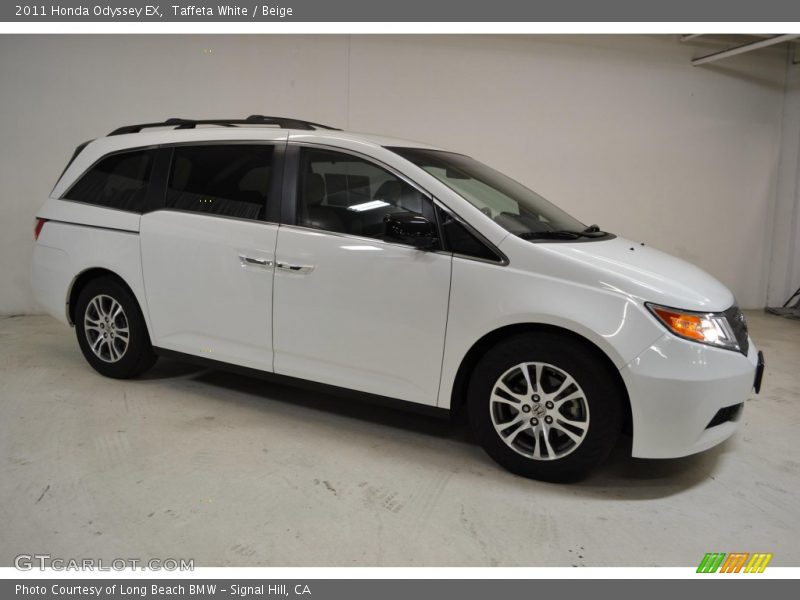 Front 3/4 View of 2011 Odyssey EX