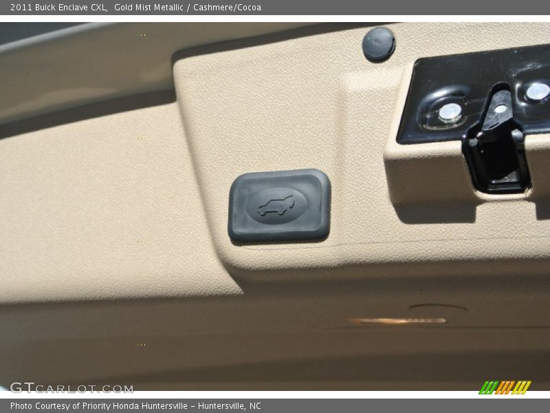 Gold Mist Metallic / Cashmere/Cocoa 2011 Buick Enclave CXL