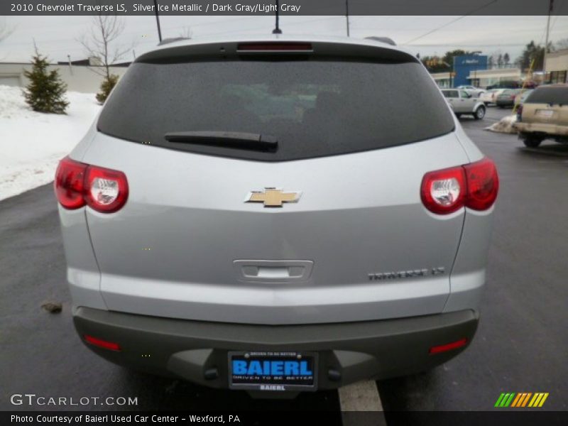 Silver Ice Metallic / Dark Gray/Light Gray 2010 Chevrolet Traverse LS