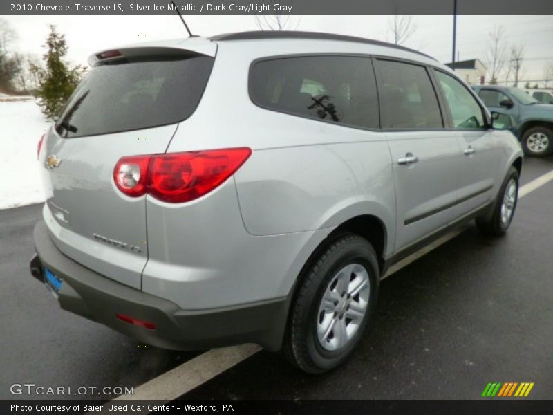 Silver Ice Metallic / Dark Gray/Light Gray 2010 Chevrolet Traverse LS