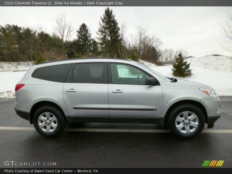 Silver Ice Metallic / Dark Gray/Light Gray 2010 Chevrolet Traverse LS