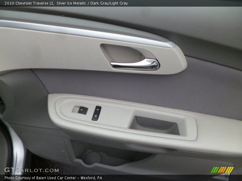 Silver Ice Metallic / Dark Gray/Light Gray 2010 Chevrolet Traverse LS