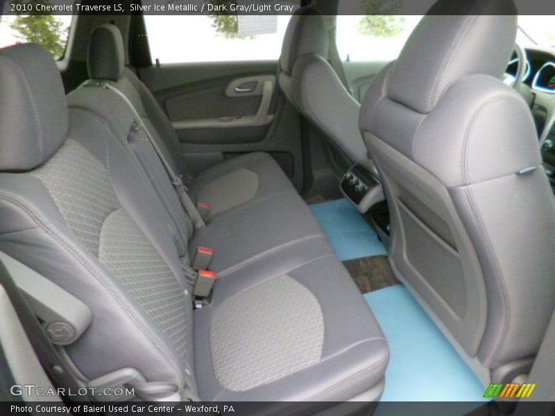 Silver Ice Metallic / Dark Gray/Light Gray 2010 Chevrolet Traverse LS