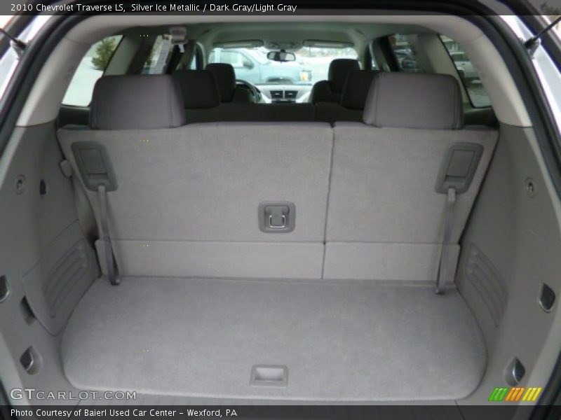 Silver Ice Metallic / Dark Gray/Light Gray 2010 Chevrolet Traverse LS
