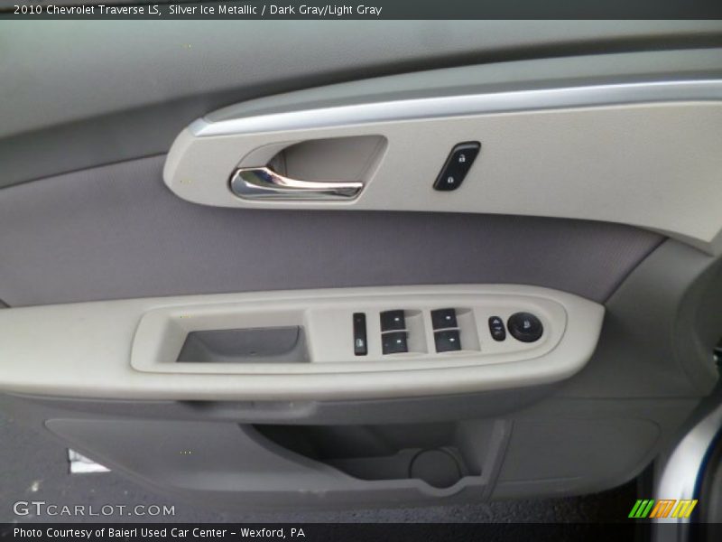 Silver Ice Metallic / Dark Gray/Light Gray 2010 Chevrolet Traverse LS