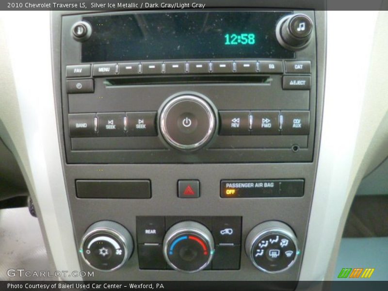 Silver Ice Metallic / Dark Gray/Light Gray 2010 Chevrolet Traverse LS