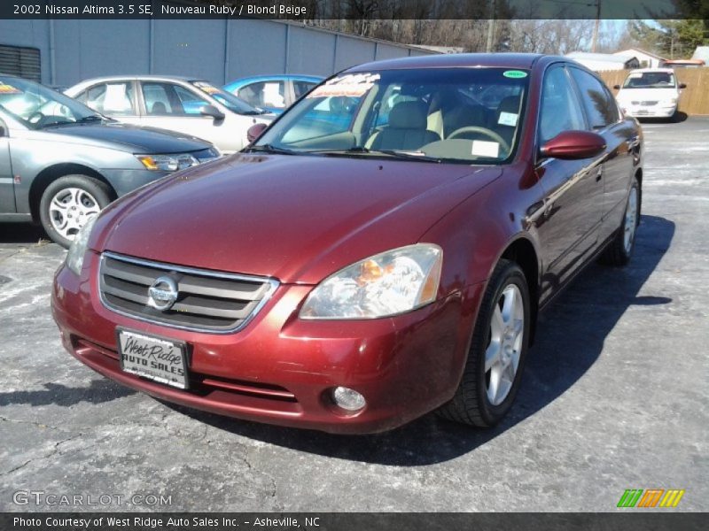 Nouveau Ruby / Blond Beige 2002 Nissan Altima 3.5 SE