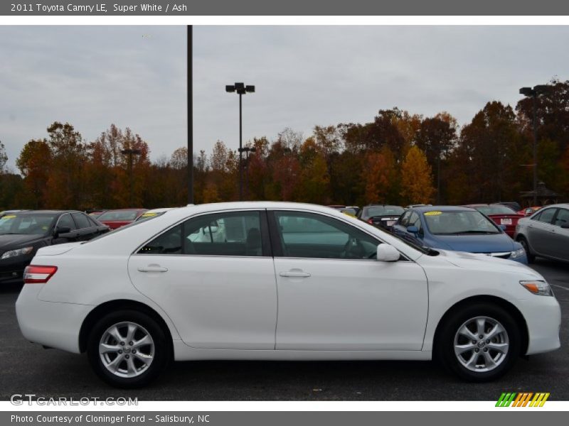 Super White / Ash 2011 Toyota Camry LE