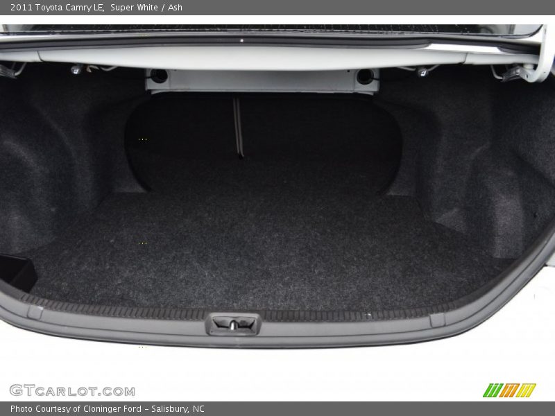 Super White / Ash 2011 Toyota Camry LE