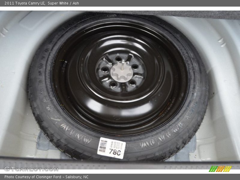 Super White / Ash 2011 Toyota Camry LE
