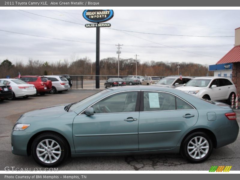 Aloe Green Metallic / Bisque 2011 Toyota Camry XLE