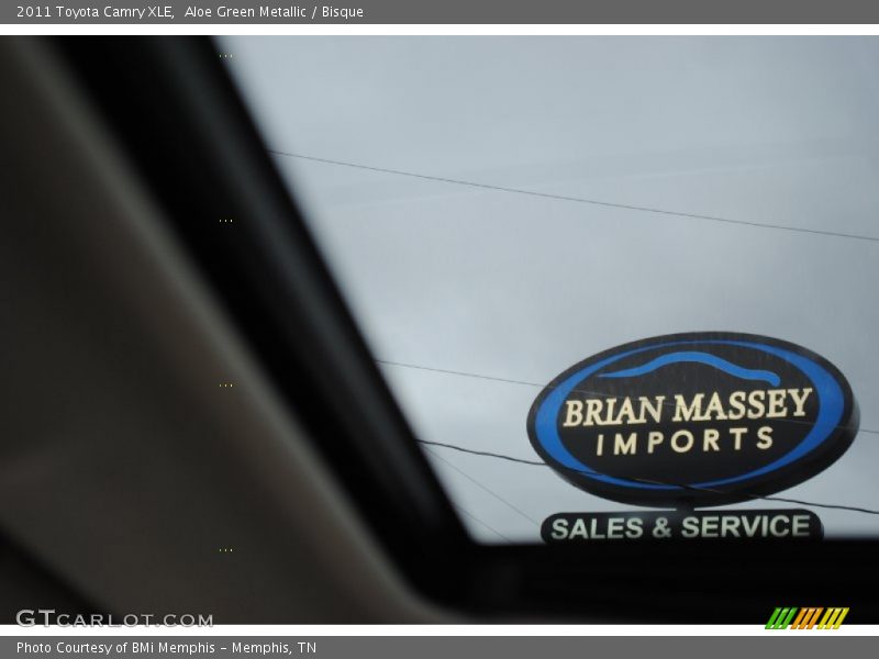 Aloe Green Metallic / Bisque 2011 Toyota Camry XLE