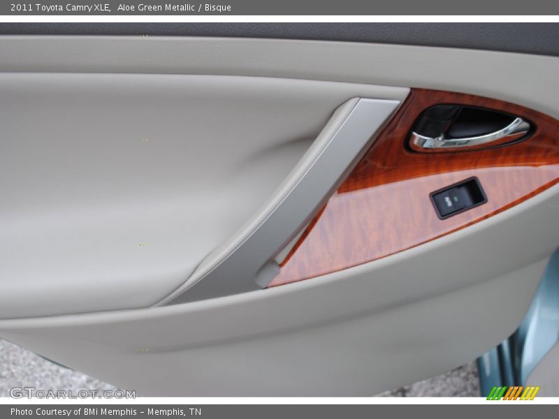 Aloe Green Metallic / Bisque 2011 Toyota Camry XLE