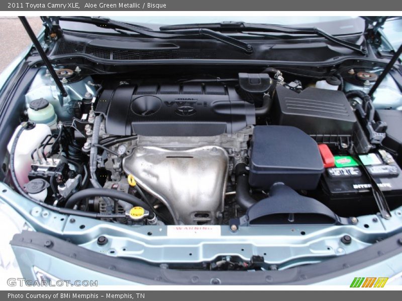 Aloe Green Metallic / Bisque 2011 Toyota Camry XLE