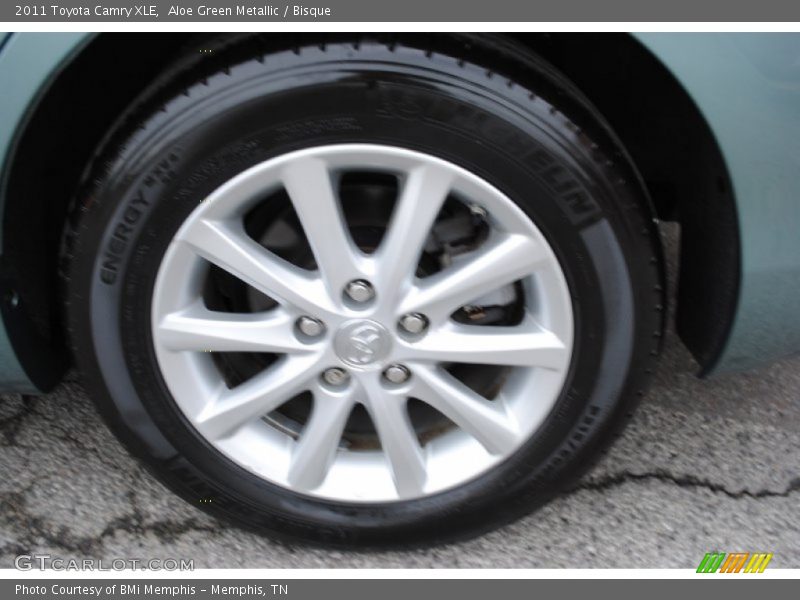 Aloe Green Metallic / Bisque 2011 Toyota Camry XLE
