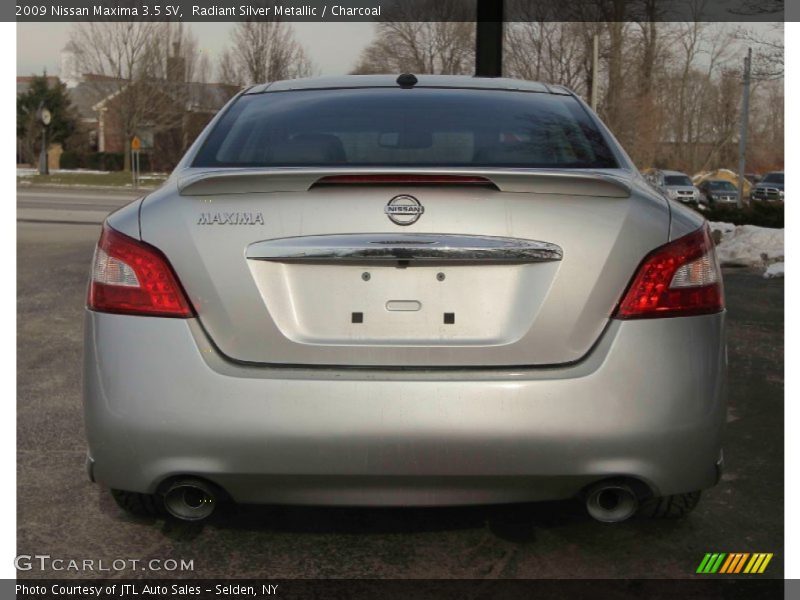 Radiant Silver Metallic / Charcoal 2009 Nissan Maxima 3.5 SV