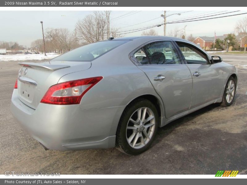 Radiant Silver Metallic / Charcoal 2009 Nissan Maxima 3.5 SV