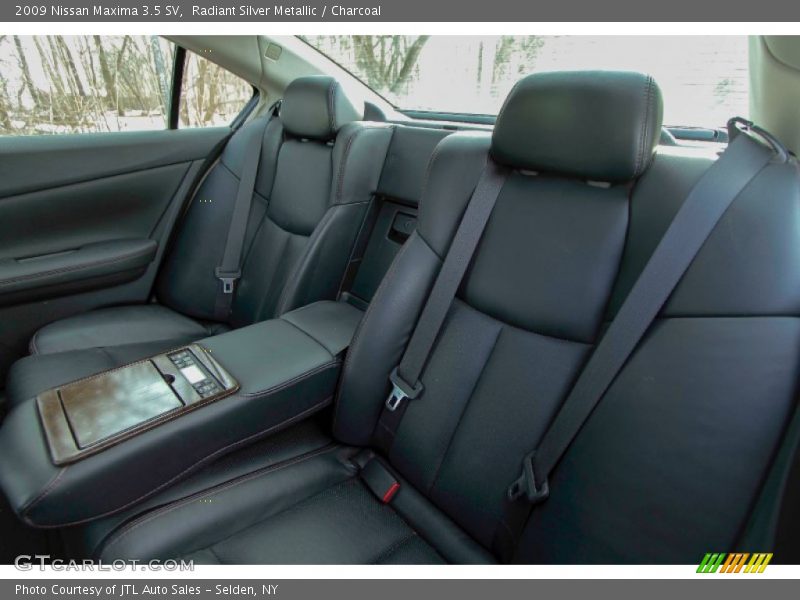 Radiant Silver Metallic / Charcoal 2009 Nissan Maxima 3.5 SV
