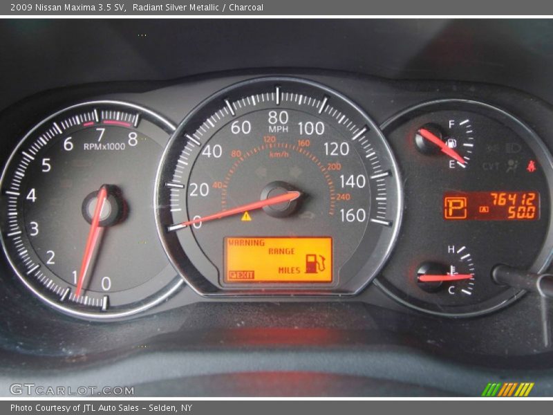 Radiant Silver Metallic / Charcoal 2009 Nissan Maxima 3.5 SV