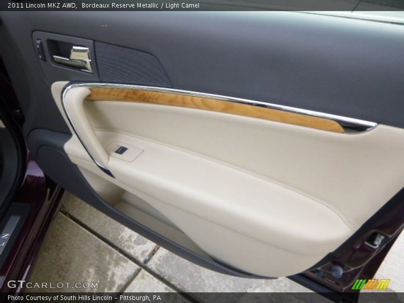 Bordeaux Reserve Metallic / Light Camel 2011 Lincoln MKZ AWD