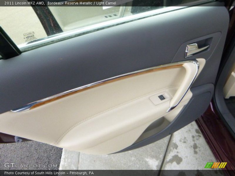 Bordeaux Reserve Metallic / Light Camel 2011 Lincoln MKZ AWD