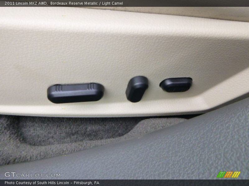 Bordeaux Reserve Metallic / Light Camel 2011 Lincoln MKZ AWD
