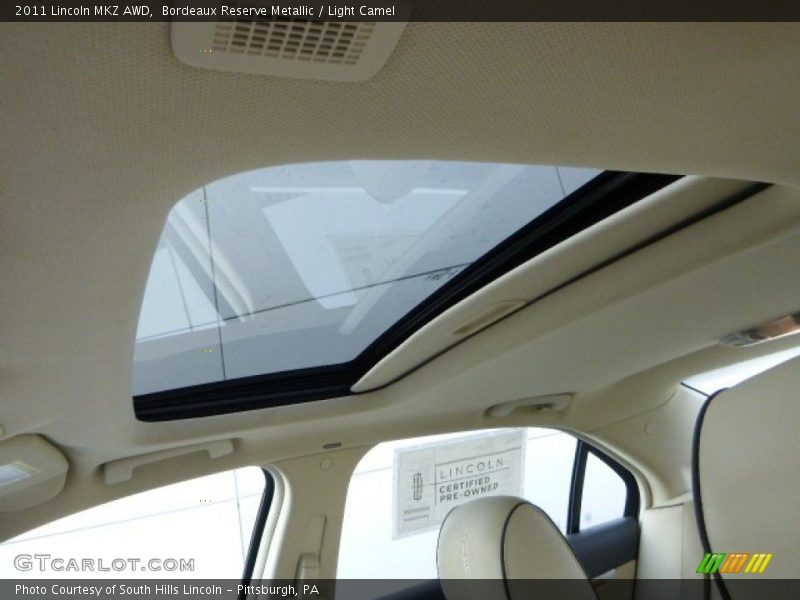 Bordeaux Reserve Metallic / Light Camel 2011 Lincoln MKZ AWD