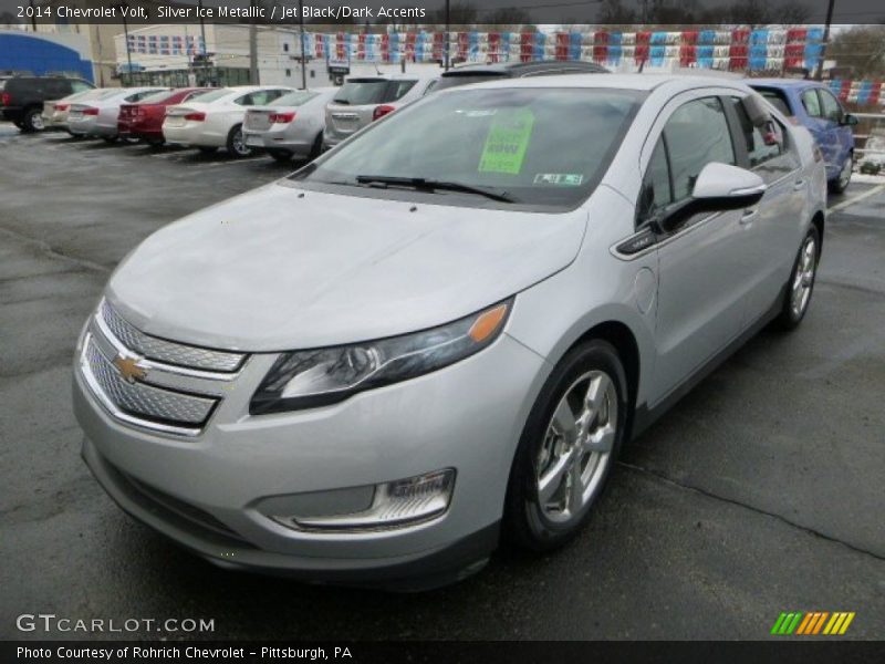Front 3/4 View of 2014 Volt 