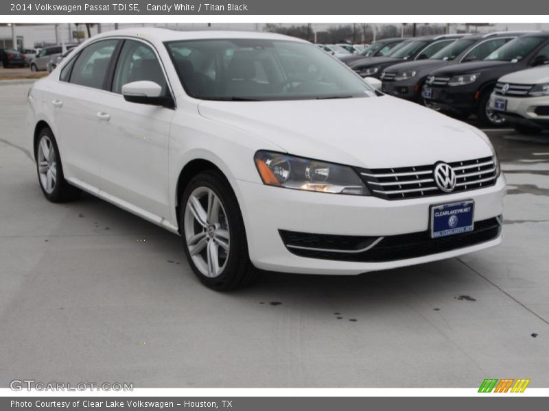 Candy White / Titan Black 2014 Volkswagen Passat TDI SE