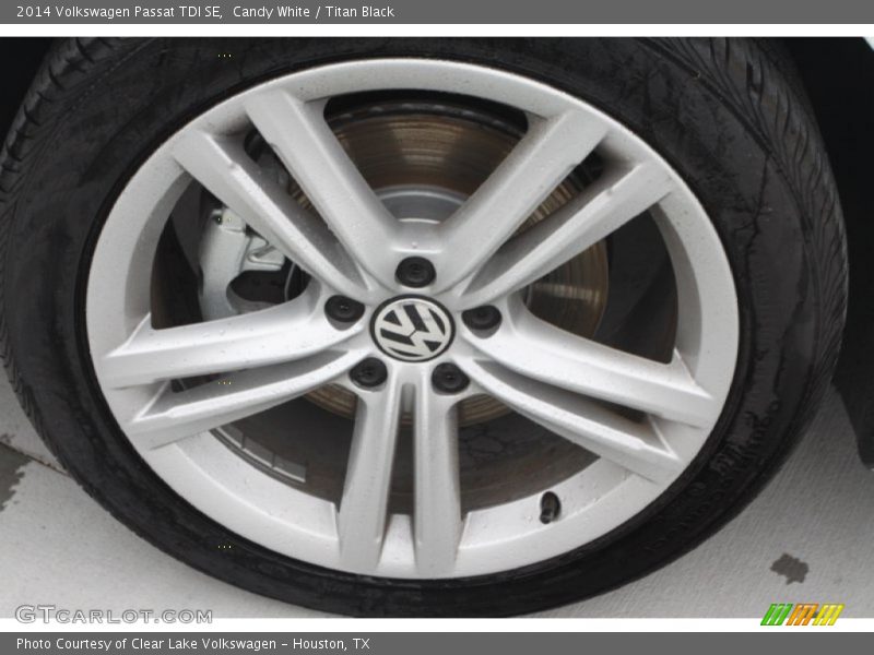 Candy White / Titan Black 2014 Volkswagen Passat TDI SE