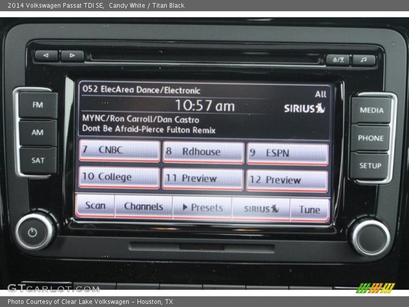 Candy White / Titan Black 2014 Volkswagen Passat TDI SE