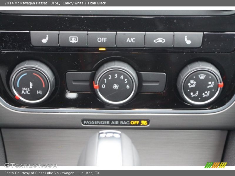 Candy White / Titan Black 2014 Volkswagen Passat TDI SE