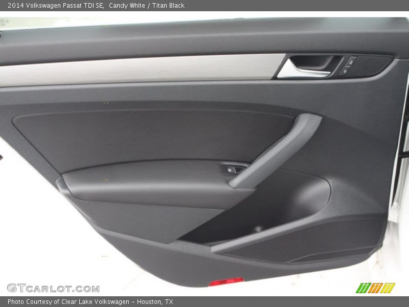 Candy White / Titan Black 2014 Volkswagen Passat TDI SE
