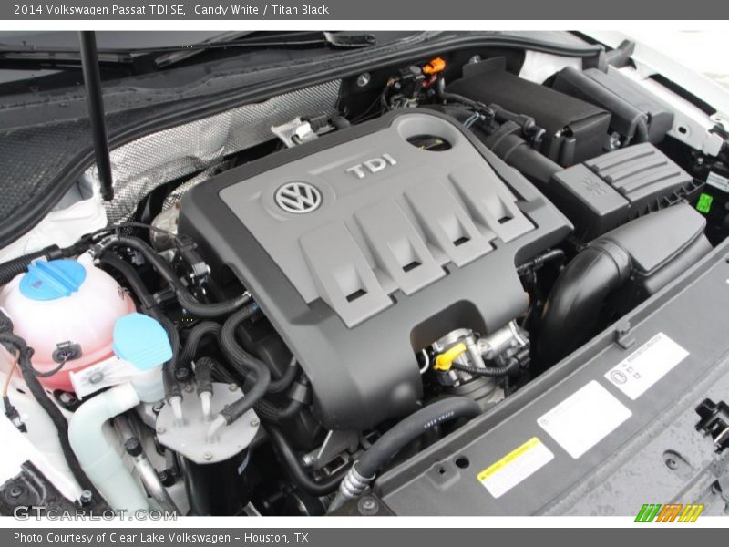 Candy White / Titan Black 2014 Volkswagen Passat TDI SE