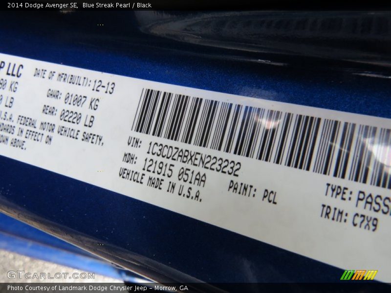 Blue Streak Pearl / Black 2014 Dodge Avenger SE