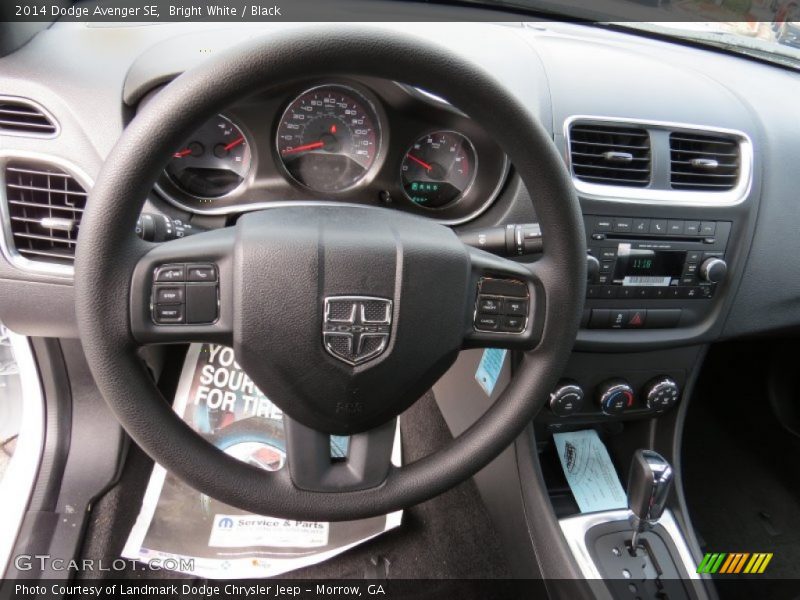 Bright White / Black 2014 Dodge Avenger SE