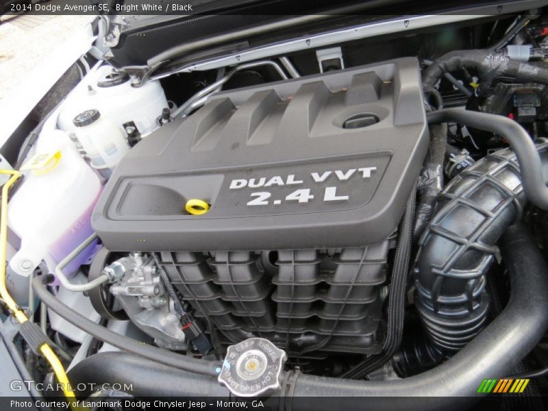 Bright White / Black 2014 Dodge Avenger SE