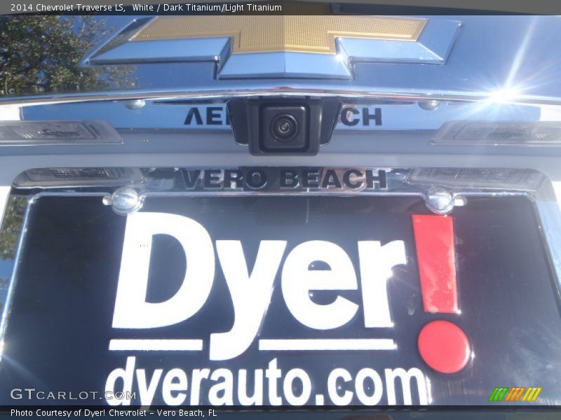 White / Dark Titanium/Light Titanium 2014 Chevrolet Traverse LS