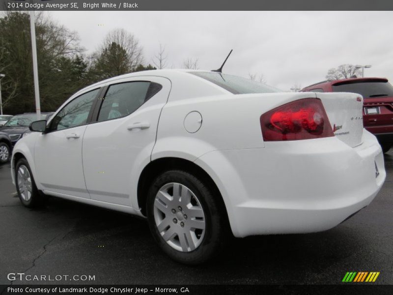 Bright White / Black 2014 Dodge Avenger SE