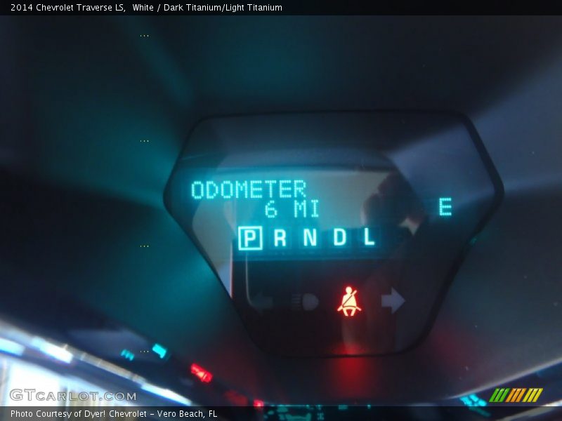 White / Dark Titanium/Light Titanium 2014 Chevrolet Traverse LS