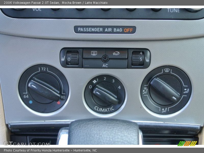 Controls of 2006 Passat 2.0T Sedan