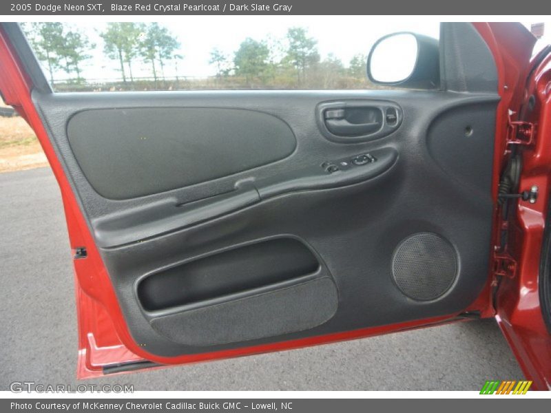Door Panel of 2005 Neon SXT