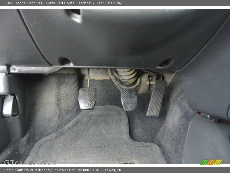 Blaze Red Crystal Pearlcoat / Dark Slate Gray 2005 Dodge Neon SXT