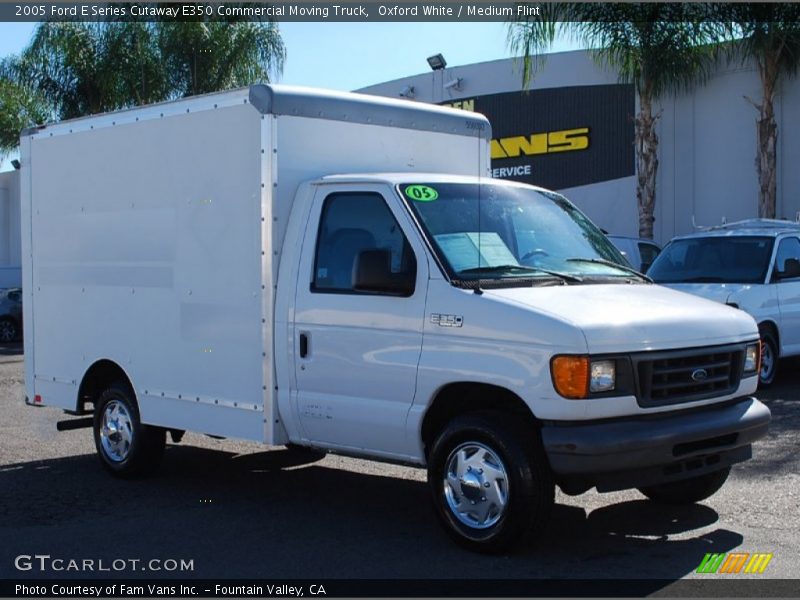 Oxford White / Medium Flint 2005 Ford E Series Cutaway E350 Commercial Moving Truck