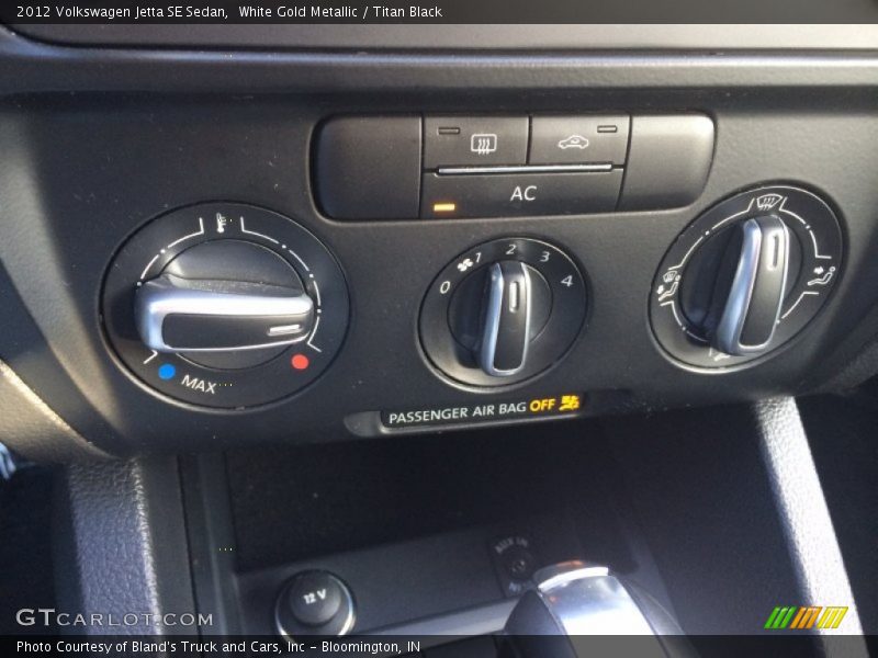 White Gold Metallic / Titan Black 2012 Volkswagen Jetta SE Sedan