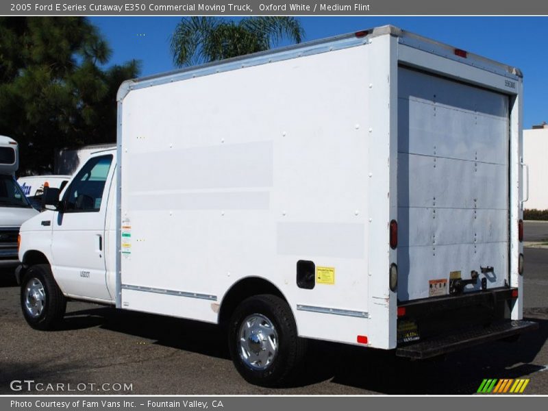 Oxford White / Medium Flint 2005 Ford E Series Cutaway E350 Commercial Moving Truck