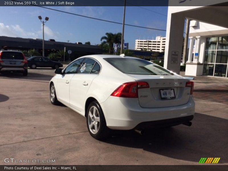 Ice White / Soft Beige 2012 Volvo S60 T5